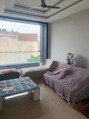 Bedroom in 3 BHK Builder Floor at Sector 23 – for Rent