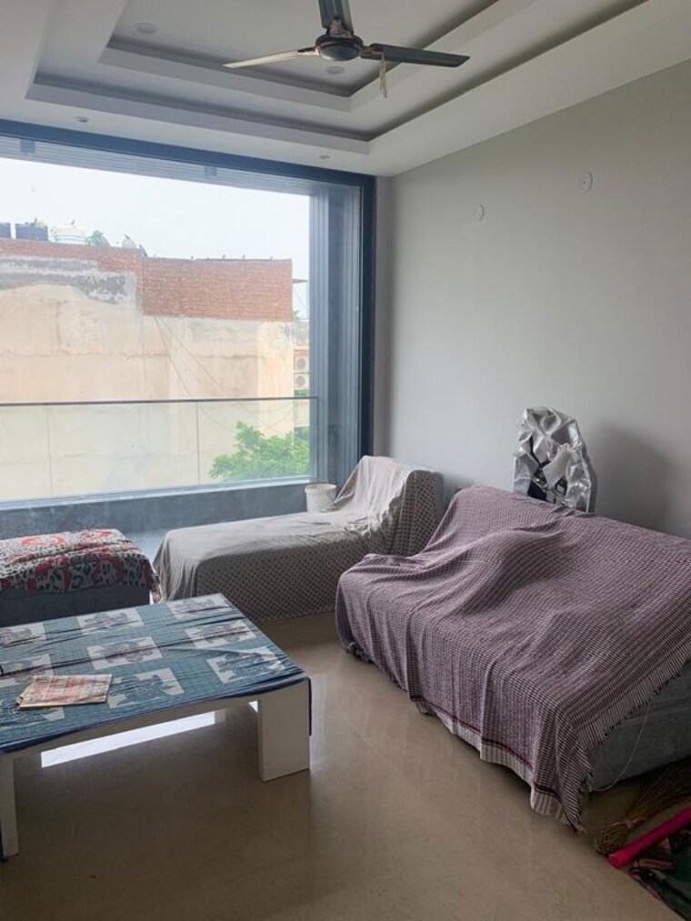 Bedroom, sector 23 3 Bedroom 2500 Sq.Ft. Builder Floor In Sector 23 Gurgaon 10747754