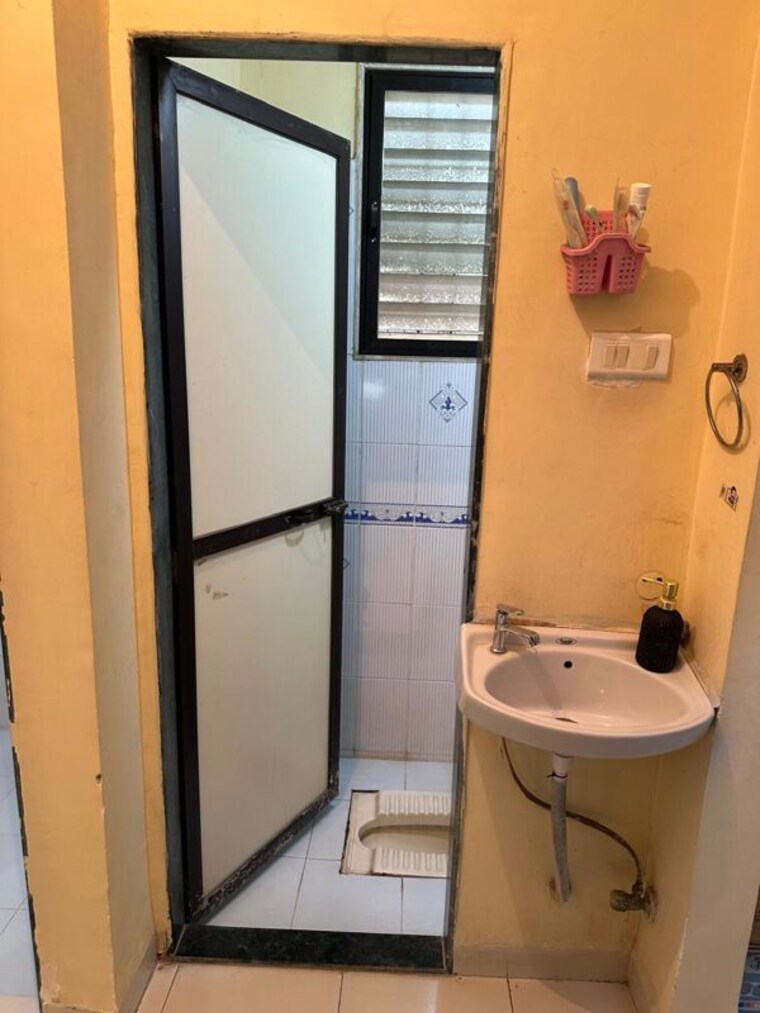 Bathroom, sukh-sakhu-sadan-chs 1 Bedroom 547 Sq.Ft. Apartment In Kharghar Navi Mumbai 10747768