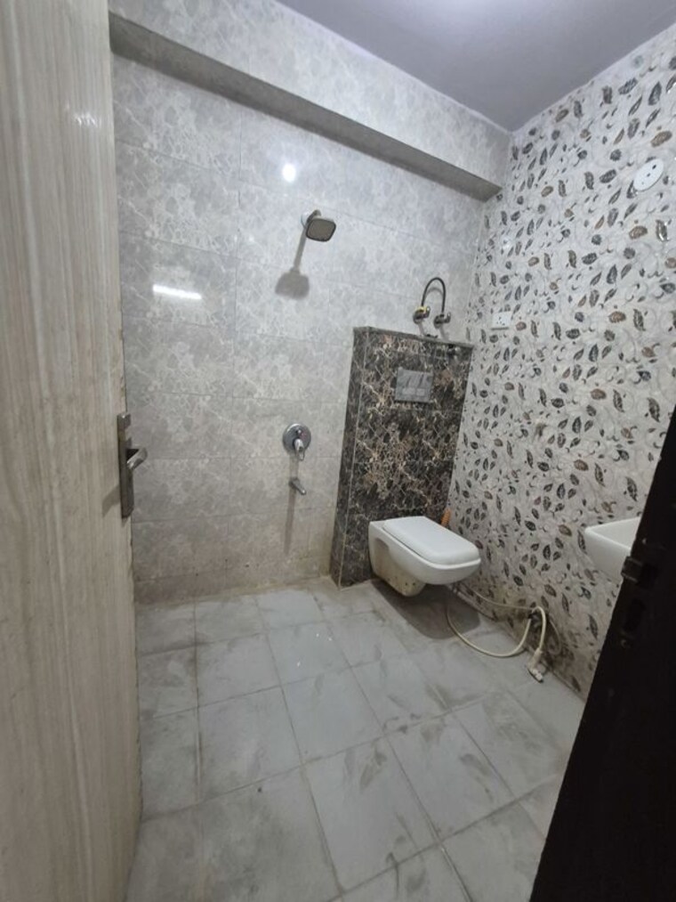 Washroom, mayur vihar 1.5 Bedroom 450 Sq.Ft. Builder Floor In Mayur Vihar Delhi 10747802