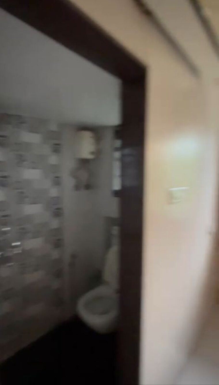 Bathroom, simran-apartment-vile-parle 2 Bedroom 700 Sq.Ft. Apartment In Vile Parle East Mumbai 10747807