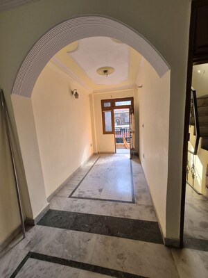 Living Room in 2.5 BHK Builder Floor at Mayur Vihar – for Rent