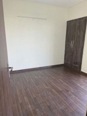 Master Bedroom in 3 BHK Apartment at BPTP Discovery Park, Sector 80 – for Sale