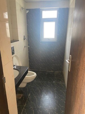 Bathroom in 3 BHK Apartment at BPTP Discovery Park, Sector 80 – for Sale