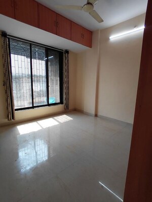 Room in 3 BHK Apartment at Bhakti Niwas CHS Sector 50 Seawoods, Seawoods – for Rent