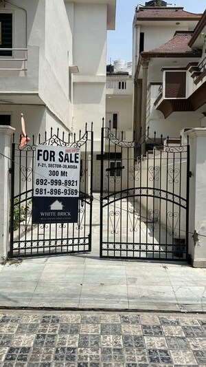 6+ BHK Independent House – Exterior View View at Sector 39 - for Sale