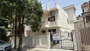 6+ BHK Independent House For Sale in Sector 39