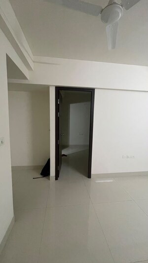 Room in 1 BHK Apartment at Lodha Casa Viva, Majiwada – for Rent