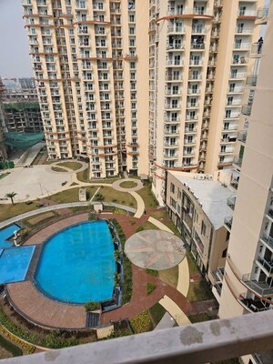 Team Area in 3 BHK Apartment at Samridhi Luxuriya Avenue, Sector 150 – for Rent