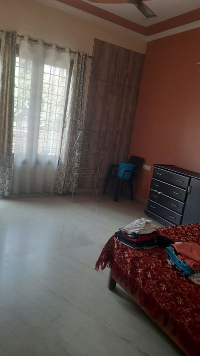 Living Room, sector 93b 4 Bedroom 300 Sq.Mt. Villa In Sector 93b Noida 10747849