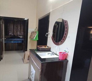 Room in 1.5 BHK Apartment at Dadar East – for Rent