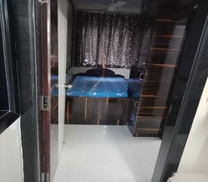 Bedroom in 1.5 BHK Apartment at Dadar East – for Rent