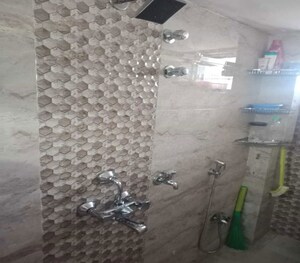 Bathroom in 1.5 BHK Apartment at Dadar East – for Rent