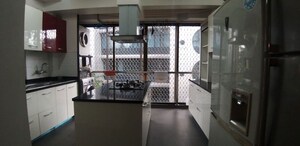 Living Room in 4 BHK Apartment at Morning Glory Apartment, Pali Hill – for Rent