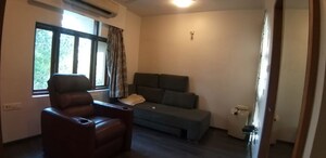 Living Room in 4 BHK Apartment at Morning Glory Apartment, Pali Hill – for Rent