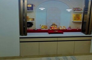 Furnished Amenities in 3 BHK Builder Floor at Janakpuri – for Sale