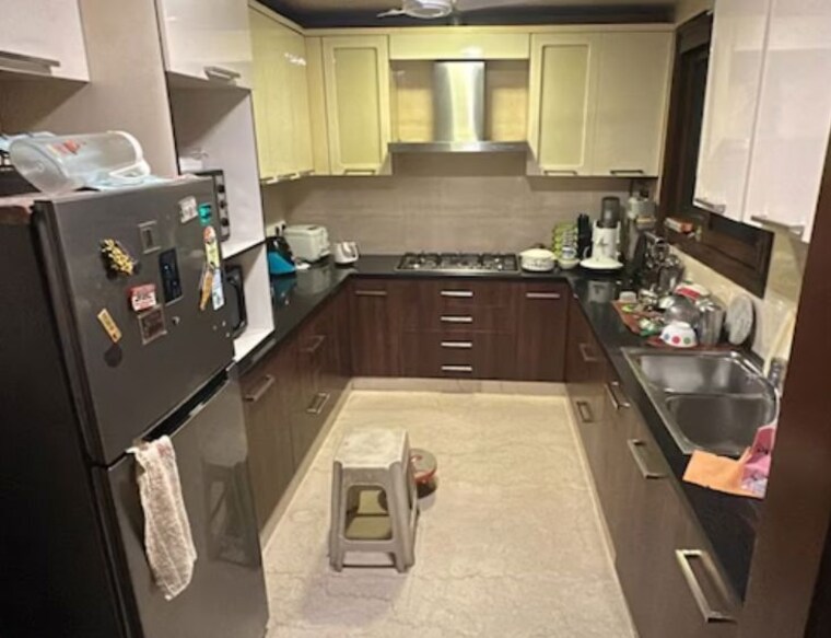 Kitchen, janakpuri 3 Bedroom 150 Sq.Yd. Builder Floor In Janakpuri Delhi 10747865