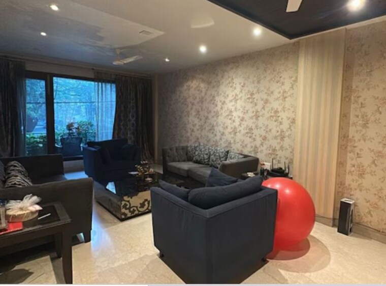 Living Room, janakpuri 3 Bedroom 150 Sq.Yd. Builder Floor In Janakpuri Delhi 10747865