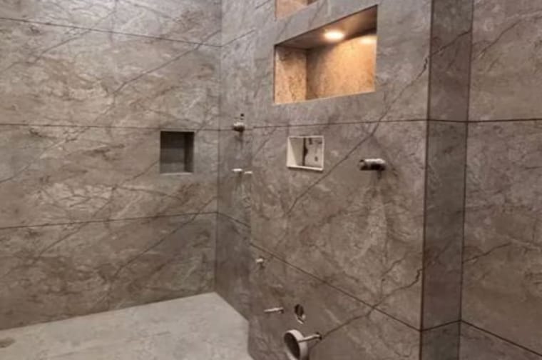 Bathroom, janakpuri 3 Bedroom 150 Sq.Yd. Builder Floor In Janakpuri Delhi 10747865