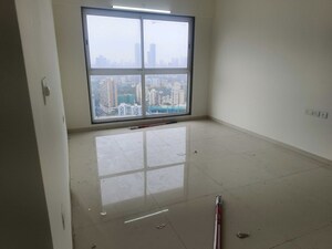 Room in 3 BHK Apartment at Runwal Nirvana, Parel – for Rent