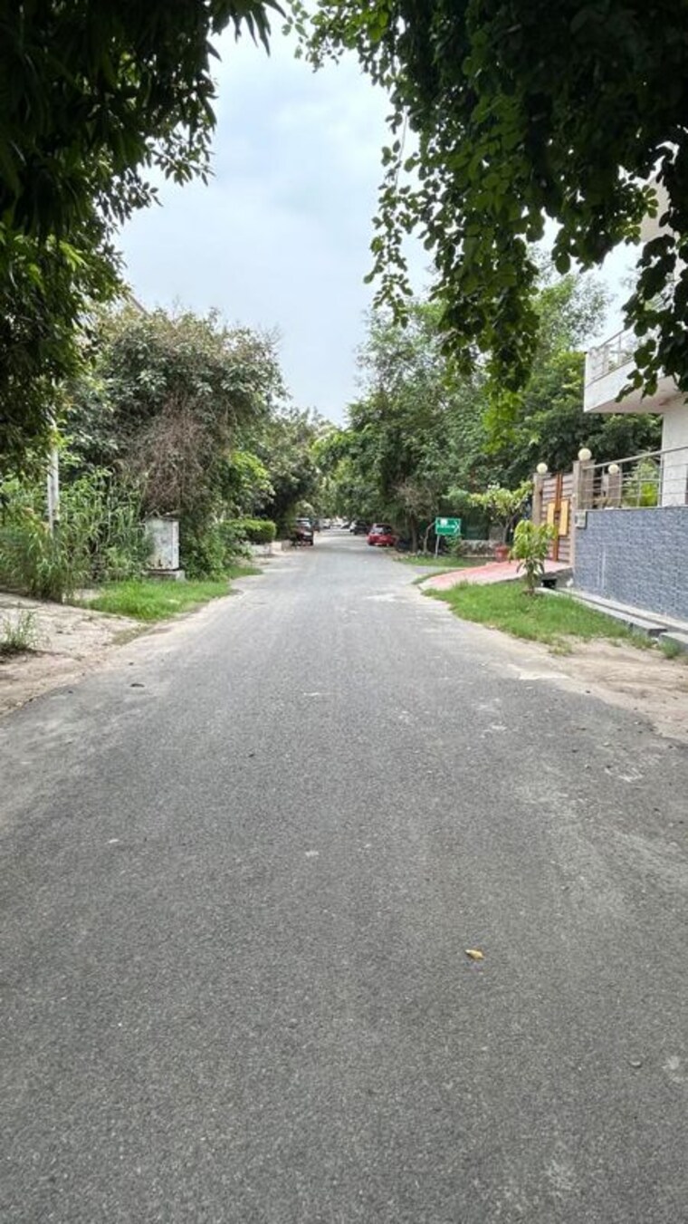 Balcony, sector 105  250 Sq.Mt. Plot In Sector 105 Noida 10747888