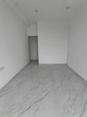 Room in 3 BHK Apartment at DLH Dawn, Santacruz West – for Rent