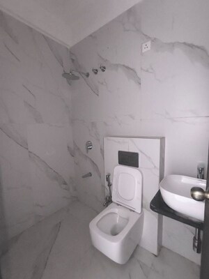 Bathroom in 3 BHK Apartment at DLH Dawn, Santacruz West – for Rent