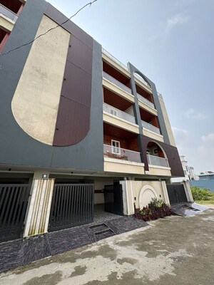 2 BHK Builder Floor For Sale in Shahastradhara Road