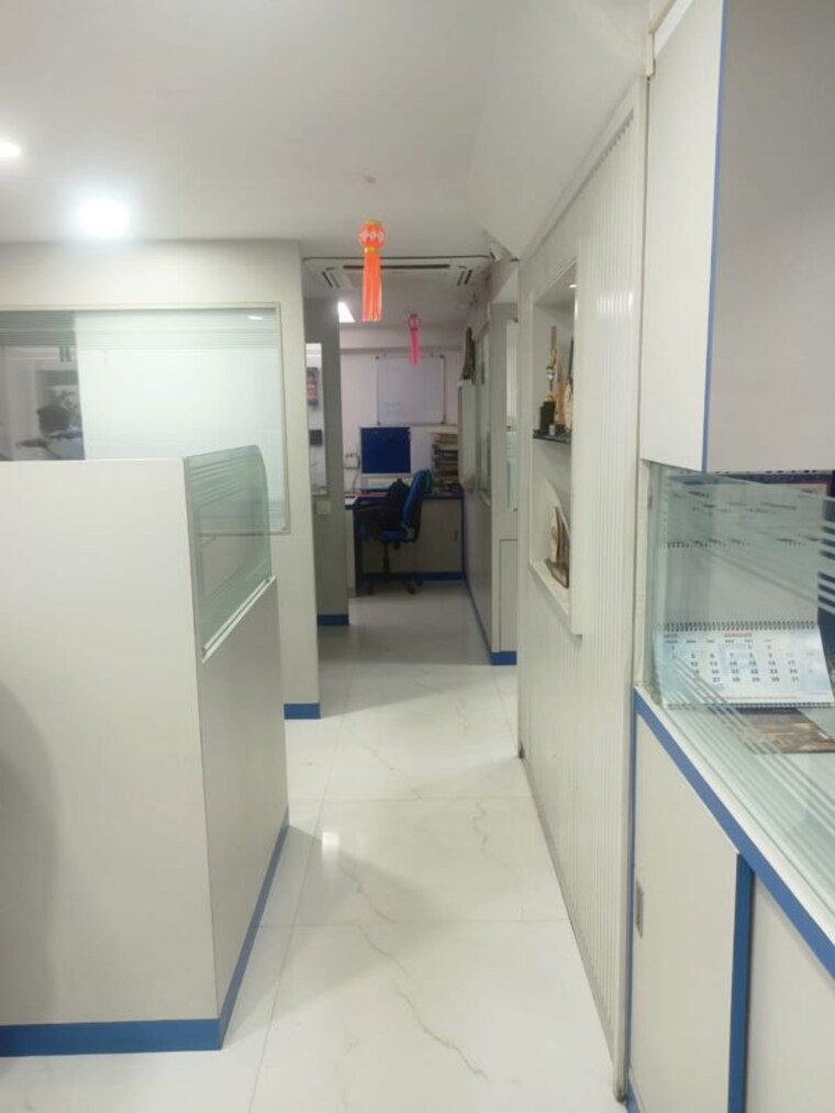 undefined, fort Commercial Office Space 2000 Sq.Ft. In Fort Mumbai 10747923