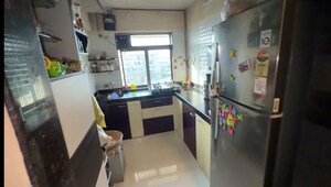 Team Area in 1 BHK Apartment at Shraddha Heights, Andheri East – for Rent
