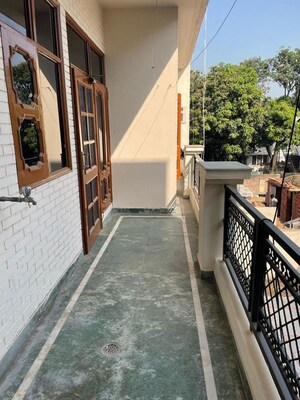 Balcony in 2 BHK Builder Floor at Sector 28 – for Rent