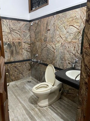 Bathroom in 2 BHK Builder Floor at Sector 28 – for Rent