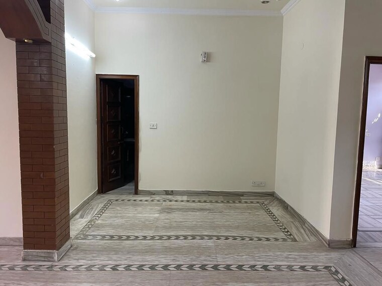 Room, sector 28 2 Bedroom 1000 Sq.Ft. Builder Floor In Sector 28 Chandigarh 10747941