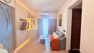 1 BHK Apartment For Sale in Laxmi Callista, Goregaon West