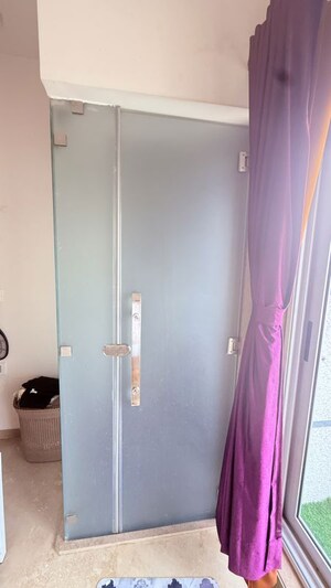 Furnished Amenities in 1 BHK Apartment at Laxmi Callista, Goregaon West – for Sale