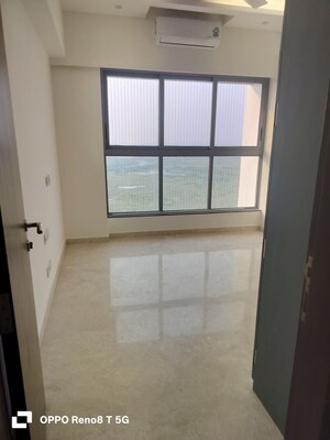 Room in 3 BHK Apartment at Sheth 72 West, Andheri West – for Rent