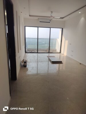 Room in 3 BHK Apartment at Sheth 72 West, Andheri West – for Rent