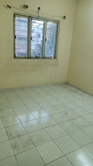 Room in 2.5 BHK Apartment at Shrawandhara Apartment, Hadapsar – for Rent