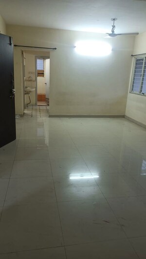 Room in 2.5 BHK Apartment at Shrawandhara Apartment, Hadapsar – for Rent