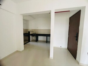 Room in 2 BHK Apartment at Kohinoor Sportsville, Hinjewadi – for Rent