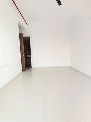 Room in 2.5 BHK Apartment at Runwal The Central Park, Chinchwad – for Rent