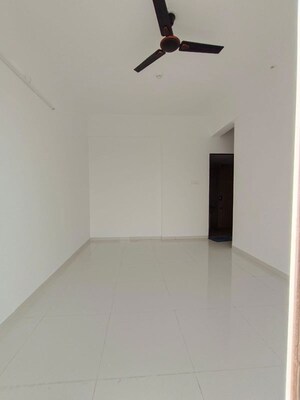 Room in 3 BHK Apartment at Runwal The Central Park, Chinchwad – for Rent