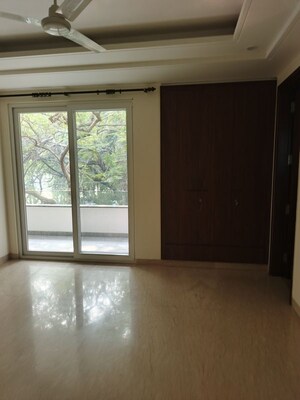 Room in 3 BHK Builder Floor at Defence Colony – for Sale