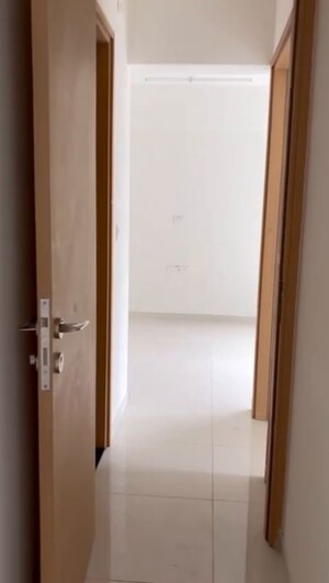 Room in 2 BHK Apartment at Godrej Ascend, Kolshet Road – for Sale
