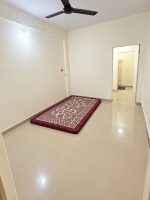 Room in 1 BHK Apartment at Janwadi – for Rent