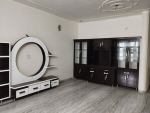 Room in 2 BHK Independent House at Sector 15 – for Rent