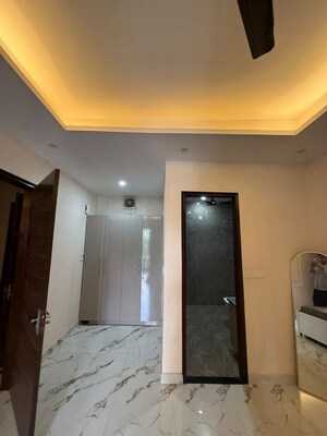 Building Lobby in 1 BHK Builder Floor at Sector 42 – for Rent