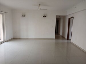 Room in 3 BHK Apartment at ATS Dolce, Zeta I Greater Noida – for Sale