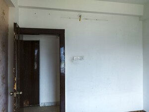 Room in  Apartment at Mohan Nagar – for Sale