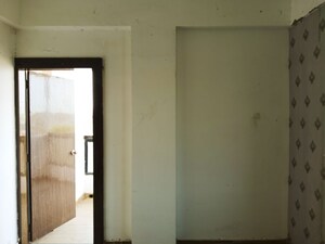 Room in  Apartment at Mohan Nagar – for Sale